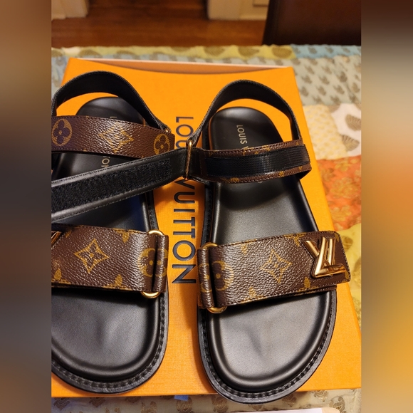 Louis Vuitton LV Sunset Sandal - Picture 8 of 12